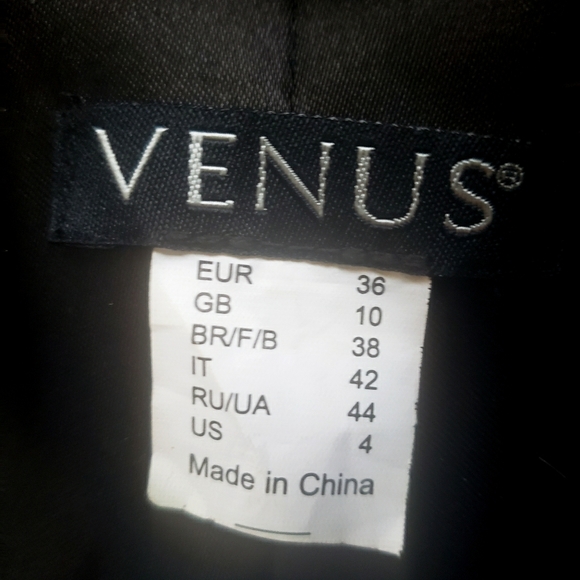 Coat - Picture 1 of 3